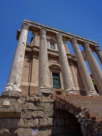 Foto Tempel des Antoninus Pius und der Faustina