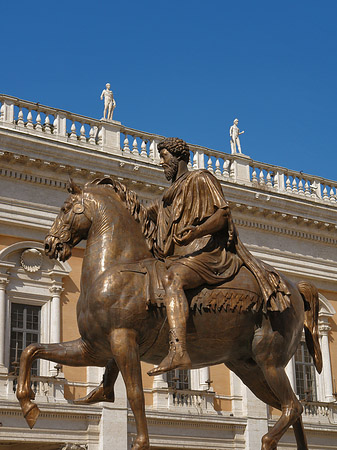 Foto Marc Aurel Statue