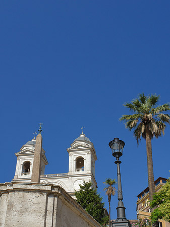 S. Trinita dei Monti mit Obelisk Foto 