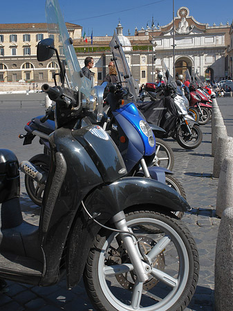 Fotos Mofas an der Piazza del Popolo