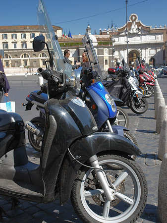 Fotos Mofas an der Piazza del Popolo | Rom