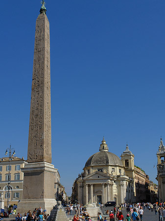 Fotos Obelisk und Löwenbrunnen