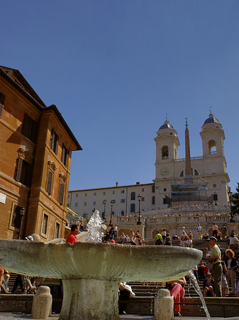 Foto Kirche und der Barcaccia Brunnen - Rom