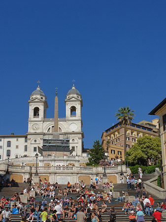 Treppe mit Kirche