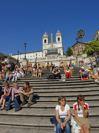 Treppe mit Kirche