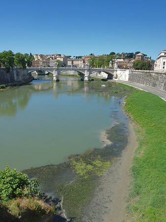 Fotos Tiber mit der Vittorio Emanuele II | Rom