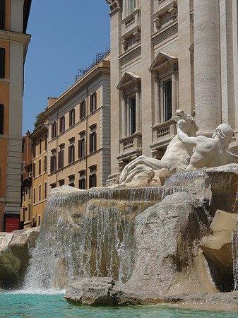 Statuen am Trevibrunnen