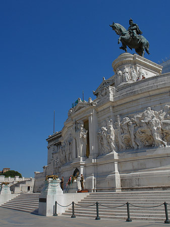 Fotos Bronzestatue von Victor Emmanuel