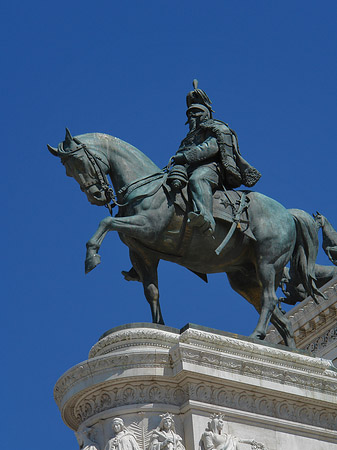 Fotos Bronzestatue von Victor Emmanuel