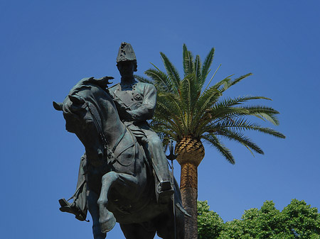 Foto Statue von Carlo Alberto