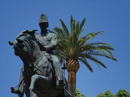 Fotos Statue von Carlo Alberto | Rom