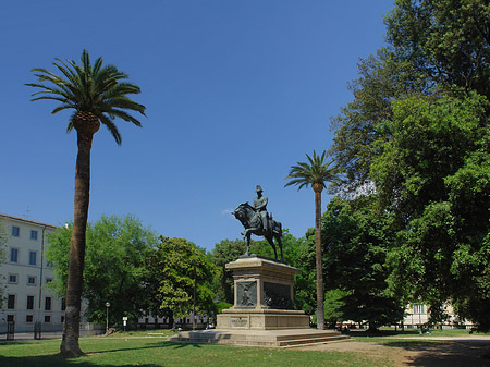 Statue von Carlo Alberto Foto 