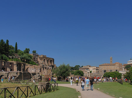 Weg ins Forum Romanum Fotos