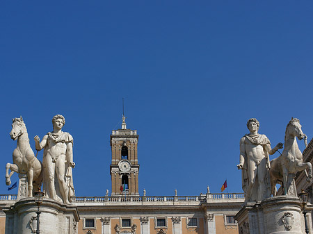 Statuen der Dioskuren