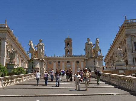 Statuen der Dioskuren Foto 