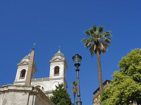 S. Trinita dei Monti mit Obelisk