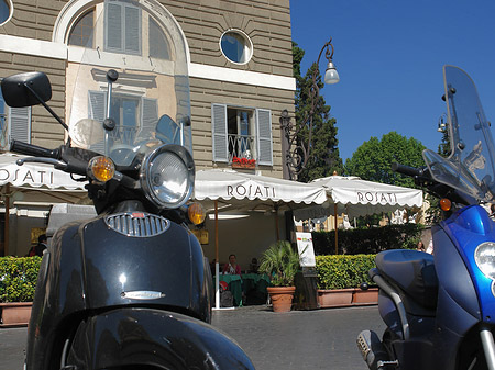 Foto Mofas an der Piazza del Popolo - Rom