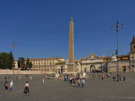 Foto Obelisk mit dem Porta del Popolo - Rom