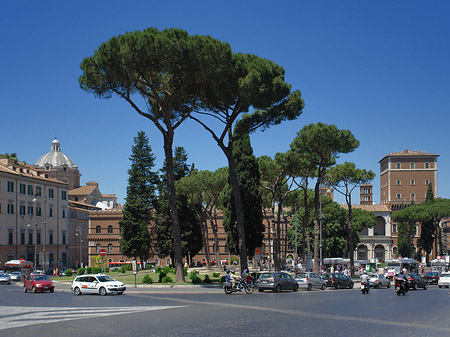 Fotos Verkehr an der Piazza Venezia | Rom